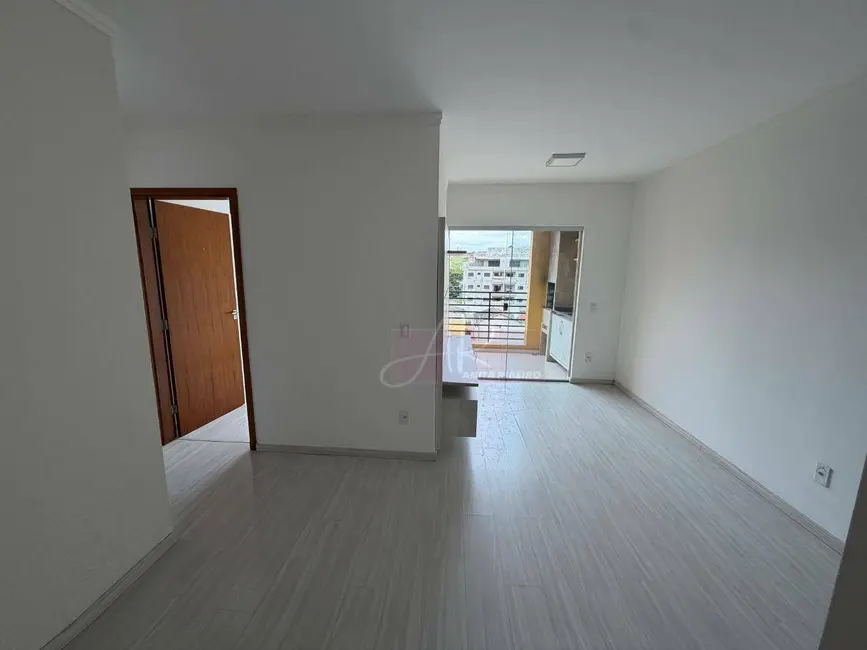 Foto 1 de Apartamento com 3 quartos à venda, 80m2 em Pouso Alegre - MG