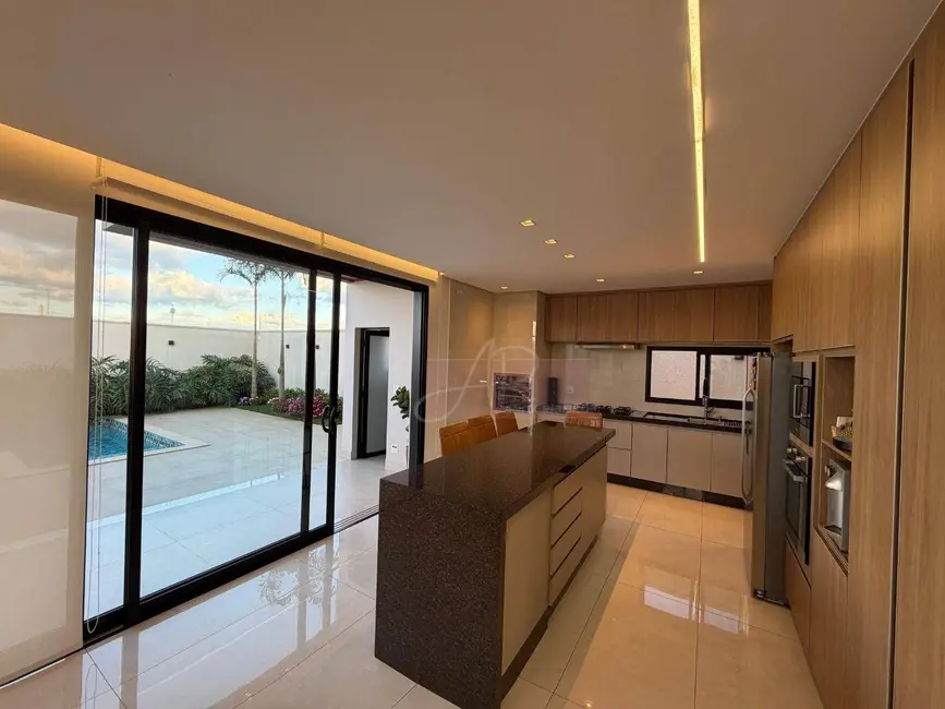 Casa com 4 quartos à venda, 360m2 em Residencial Astúrias, Pouso Alegre - MG - imagem 7 Foto 7 de Casa com 4 quartos à venda, 360m2 em Residencial Astúrias, Pouso Alegre - MG