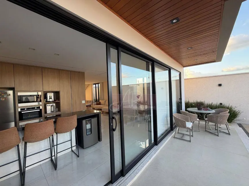 Casa com 4 quartos à venda, 360m2 em Residencial Astúrias, Pouso Alegre - MG - imagem 5 Foto 5 de Casa com 4 quartos à venda, 360m2 em Residencial Astúrias, Pouso Alegre - MG