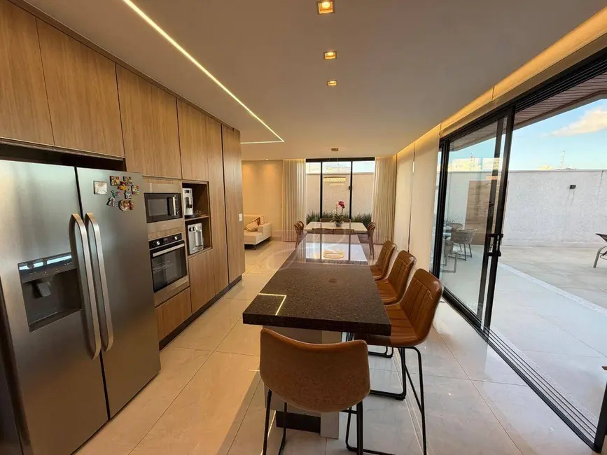 Casa com 4 quartos à venda, 360m2 em Residencial Astúrias, Pouso Alegre - MG - imagem 6 Foto 6 de Casa com 4 quartos à venda, 360m2 em Residencial Astúrias, Pouso Alegre - MG