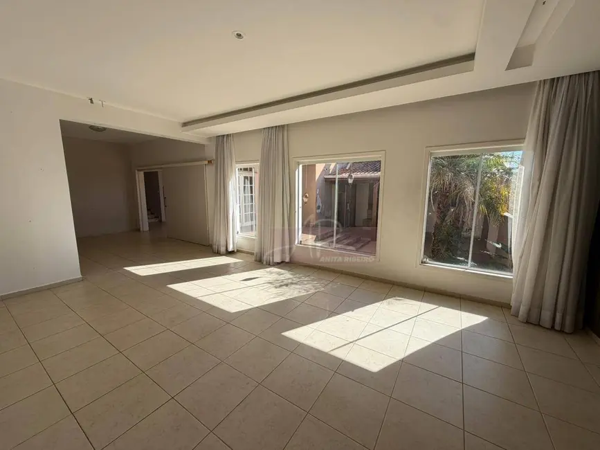 Casa com 4 quartos à venda, 357m2 em Pouso Alegre - MG - imagem 4 Foto 4 de Casa com 4 quartos à venda, 357m2 em Pouso Alegre - MG