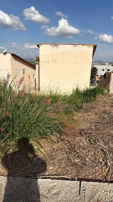 Foto 1 de Terreno / Lote à venda, 240m2 em Pão de Açúcar, Pouso Alegre - MG