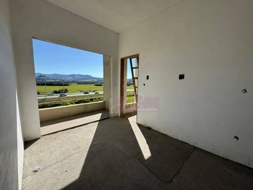 Foto 2 de Apartamento com 2 quartos à venda, 63m2 em Pouso Alegre - MG