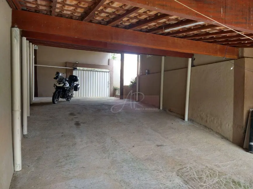 Foto 4 de Casa com 4 quartos à venda, 416m2 em Pouso Alegre - MG