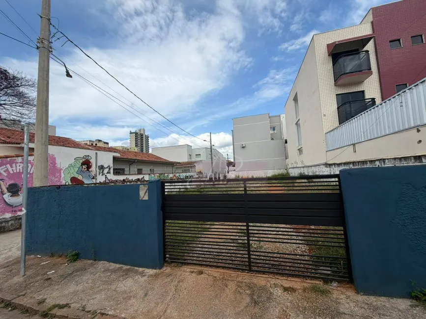 Foto 1 de Terreno / Lote à venda, 260m2 em Centro, Pouso Alegre - MG