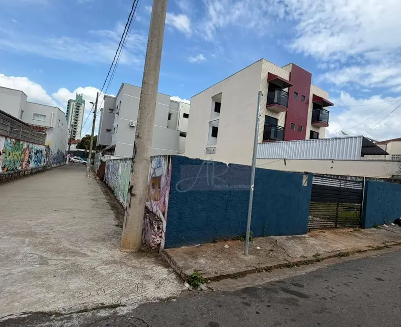 Foto 2 de Terreno / Lote à venda, 260m2 em Centro, Pouso Alegre - MG