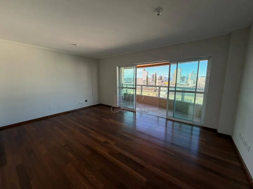 Foto 1 de Apartamento com 3 quartos à venda, 120m2 em Centro, Pouso Alegre - MG