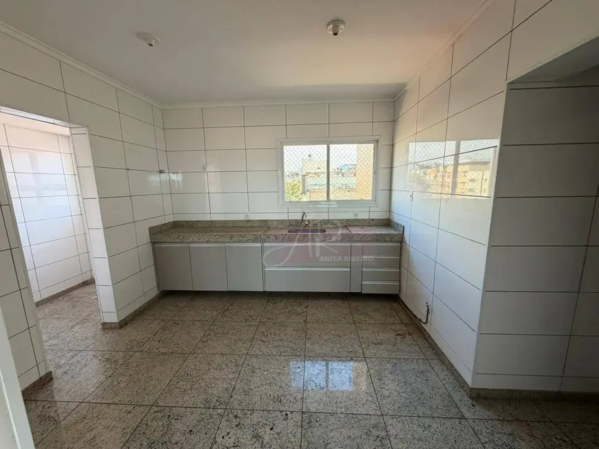 Foto 5 de Apartamento com 3 quartos à venda, 120m2 em Centro, Pouso Alegre - MG