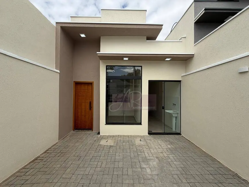 Foto 1 de Casa com 3 quartos à venda, 135m2 em Parque Real, Pouso Alegre - MG