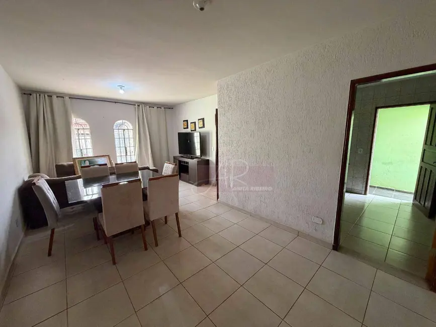 Foto 5 de Casa com 4 quartos à venda, 192m2 em Jardim Olímpico, Pouso Alegre - MG