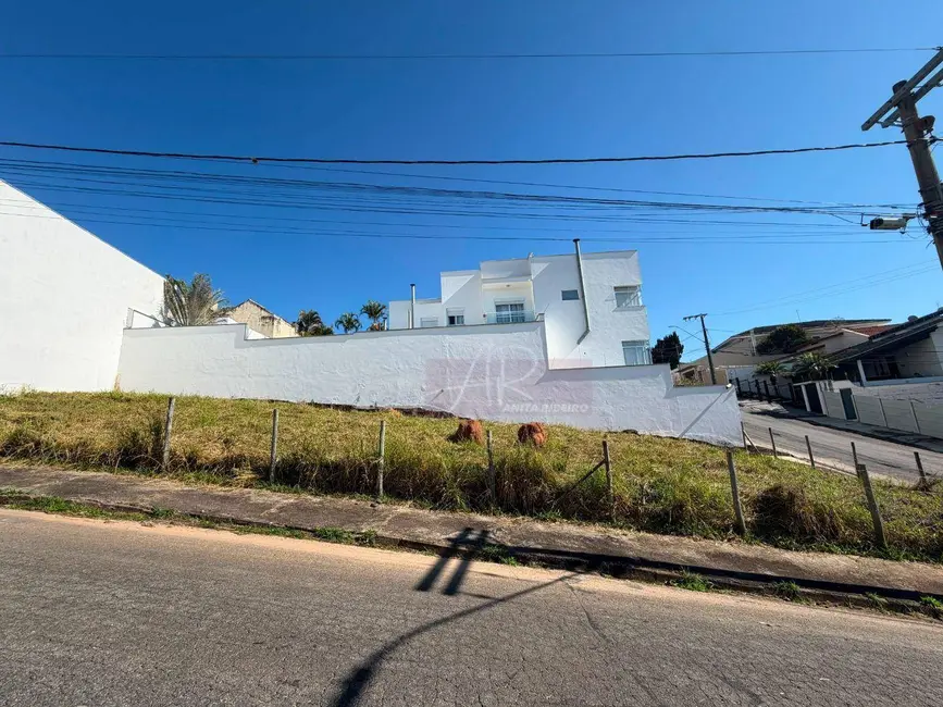 Foto 1 de Terreno / Lote à venda, 365m2 em Pouso Alegre - MG