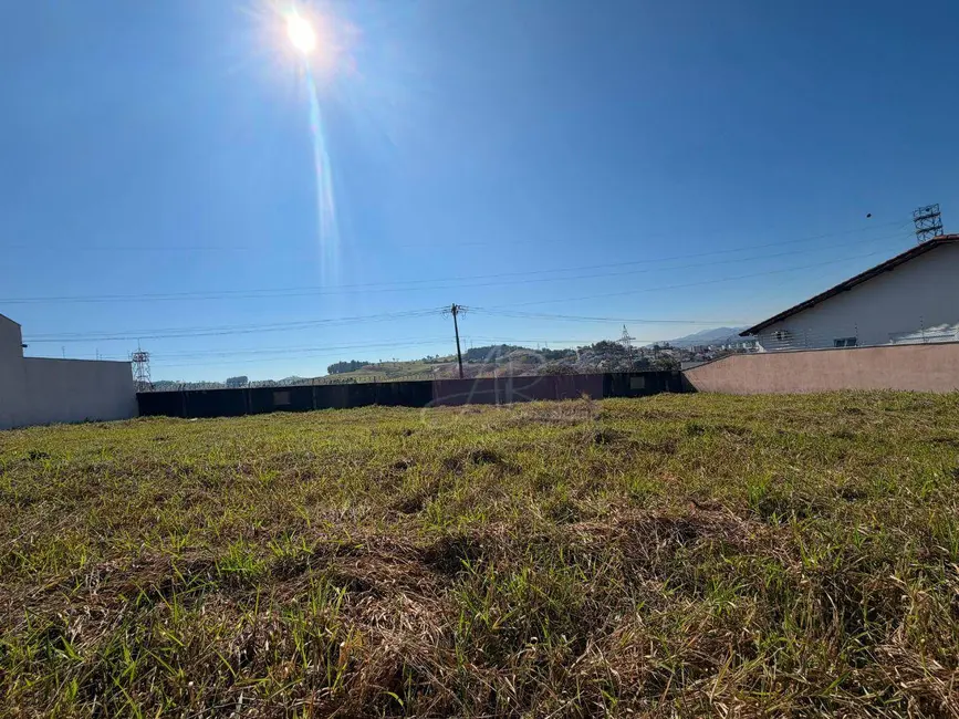 Foto 3 de Terreno / Lote à venda, 940m2 em Pouso Alegre - MG