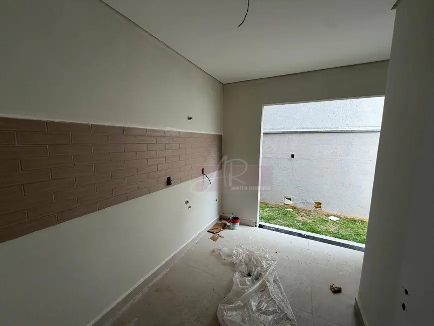 Foto 6 de Casa com 4 quartos à venda, 220m2 em Pouso Alegre - MG