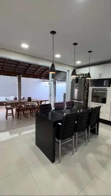 Casa com 4 quartos à venda, 323m2 em Pousada dos Campos III, Pouso Alegre - MG - imagem 6 Foto 6 de Casa com 4 quartos à venda, 323m2 em Pousada dos Campos III, Pouso Alegre - MG