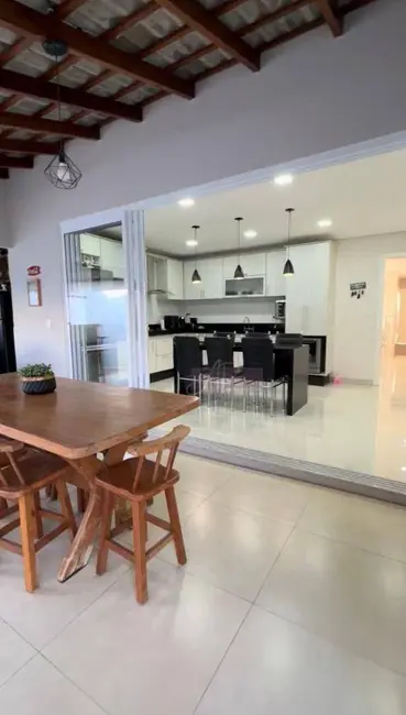 Casa com 4 quartos à venda, 323m2 em Pousada dos Campos III, Pouso Alegre - MG - imagem 5 Foto 5 de Casa com 4 quartos à venda, 323m2 em Pousada dos Campos III, Pouso Alegre - MG