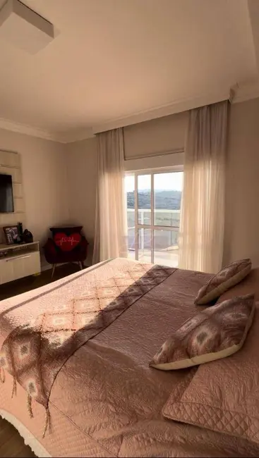 Casa com 4 quartos à venda, 323m2 em Pousada dos Campos III, Pouso Alegre - MG - imagem 8 Foto 8 de Casa com 4 quartos à venda, 323m2 em Pousada dos Campos III, Pouso Alegre - MG