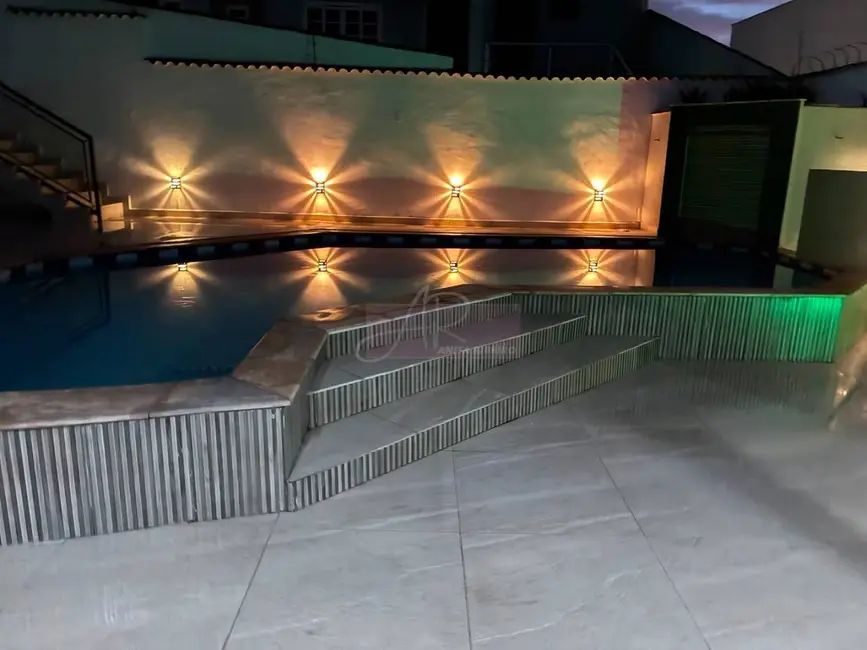Foto 1 de Casa com 4 quartos à venda, 360m2 em Pouso Alegre - MG
