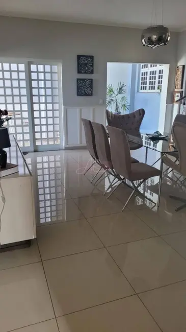 Foto 3 de Casa com 4 quartos à venda, 360m2 em Pouso Alegre - MG