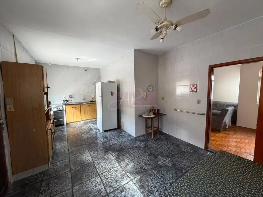 Foto 7 de Casa com 4 quartos à venda, 275m2 em Centro, Pouso Alegre - MG