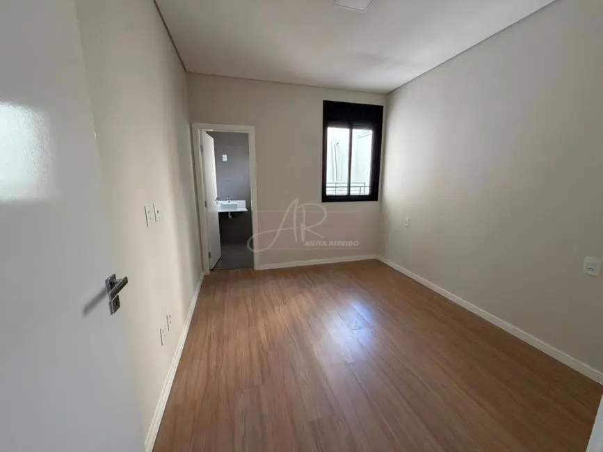 Apartamento com 3 quartos à venda, 103m2 em Pouso Alegre - MG - imagem 8 Foto 8 de Apartamento com 3 quartos à venda, 103m2 em Pouso Alegre - MG