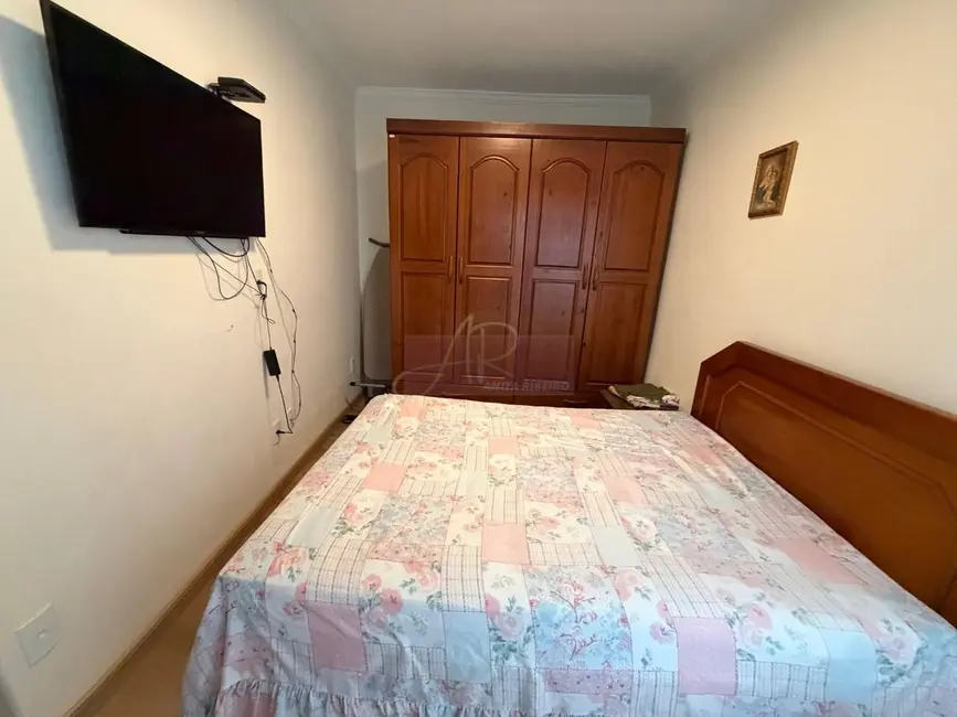 Casa com 4 quartos à venda, 220m2 em Centro, Pouso Alegre - MG - imagem 9 Foto 9 de Casa com 4 quartos à venda, 220m2 em Centro, Pouso Alegre - MG