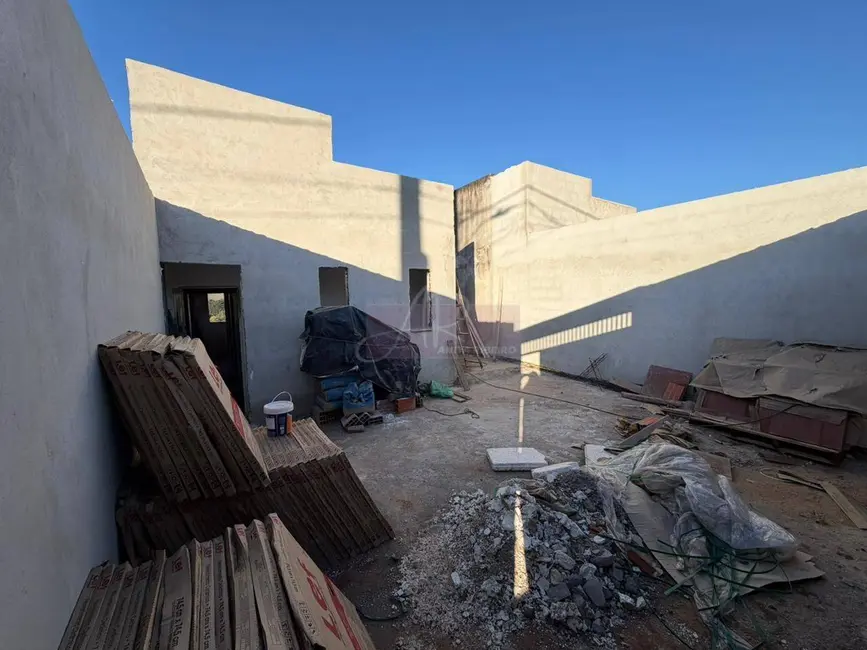 Foto 1 de Casa com 3 quartos à venda, 125m2 em Santo Expedito IV, Pouso Alegre - MG