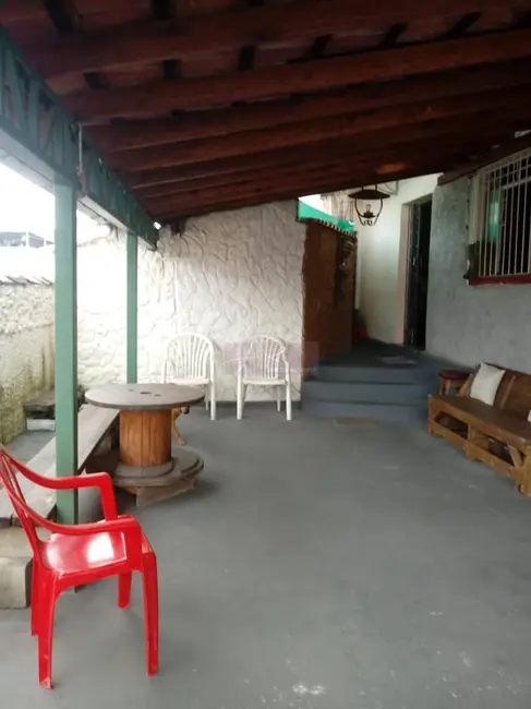 Foto 5 de Casa com 4 quartos à venda, 272m2 em Jardim Noronha, Pouso Alegre - MG