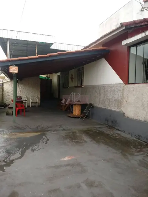 Foto 2 de Casa com 4 quartos à venda, 272m2 em Jardim Noronha, Pouso Alegre - MG