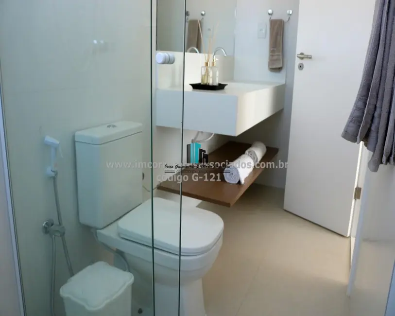 Foto 3 de Casa de Condomínio com 5 quartos à venda, 300m2 em Camacari - BA