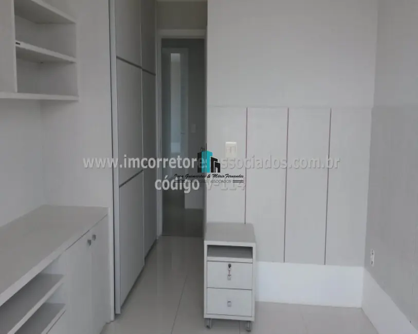 Foto 6 de Apartamento com 4 quartos para alugar, 207m2 em Patamares, Salvador - BA
