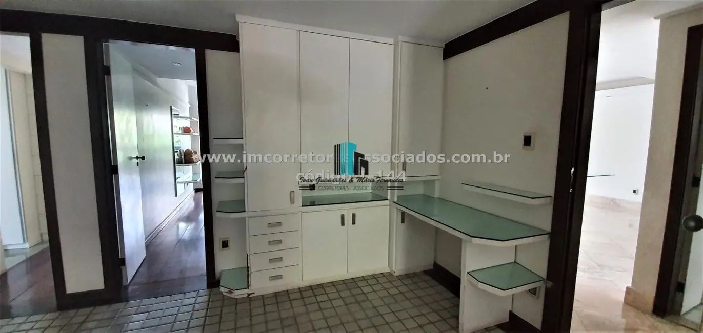 Foto 9 de Apartamento com 4 quartos à venda em Ondina, Salvador - BA