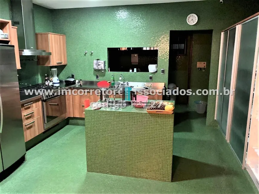 Apartamento com 3 quartos para alugar, 288m2 em Vitória, Salvador - BA - imagem 6 Foto 6 de Apartamento com 3 quartos para alugar, 288m2 em Vitória, Salvador - BA