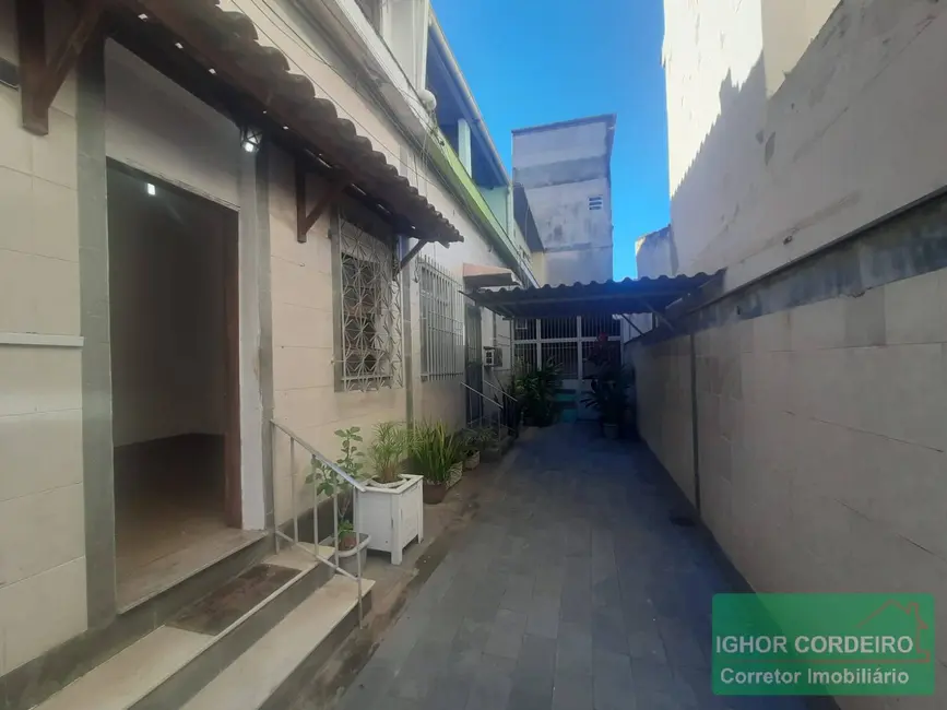 Foto 2 de Casa com 2 quartos à venda, 90m2 em Ramos, Rio De Janeiro - RJ