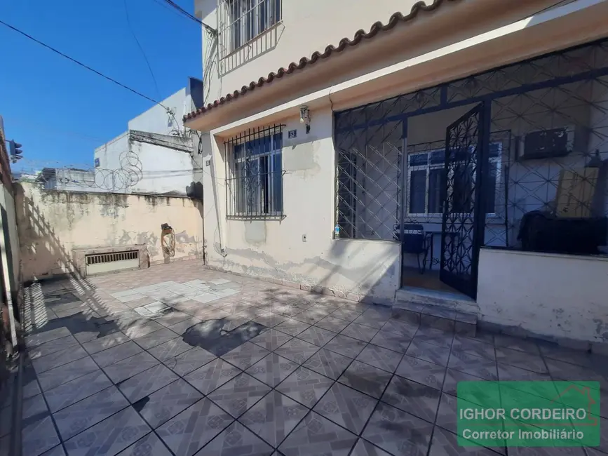 Foto 2 de Casa com 7 quartos à venda, 200m2 em Olaria, Rio De Janeiro - RJ