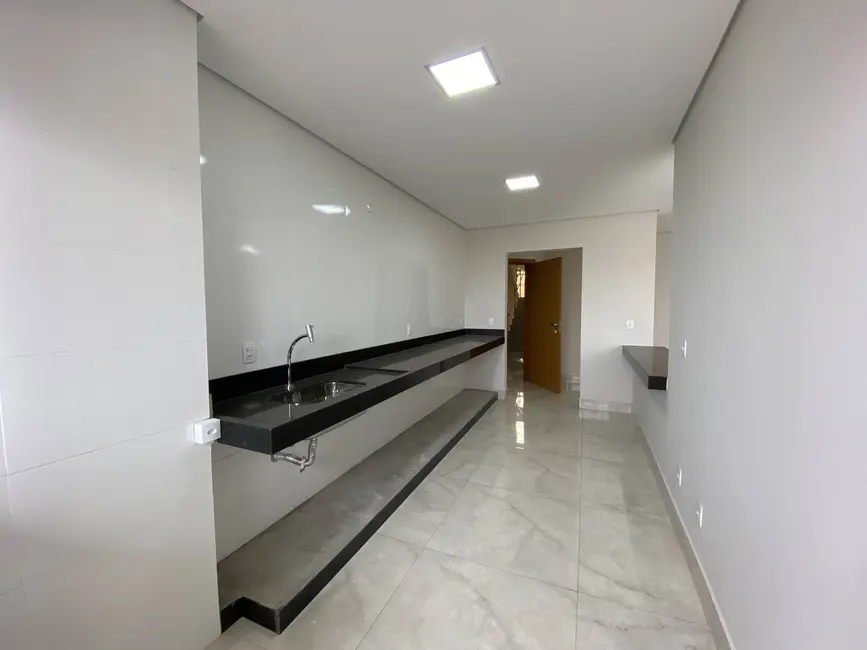 Foto 3 de Apartamento à venda, 131m2 em Santo Antonio Do Monte - MG
