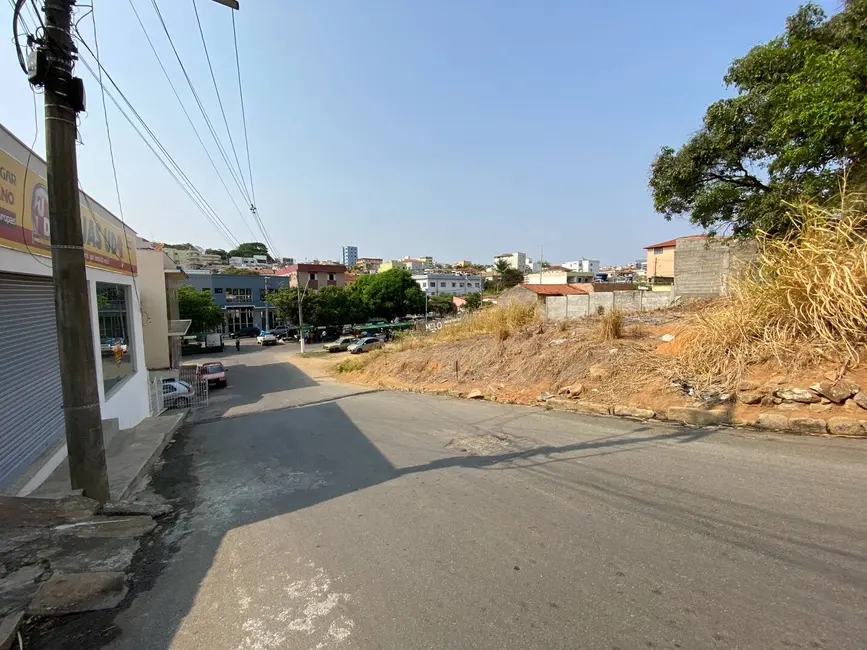Terreno / Lote à venda, 380m2 em Centro, Santo Antonio Do Monte - MG - imagem 4 Foto 4 de Terreno / Lote à venda, 380m2 em Centro, Santo Antonio Do Monte - MG