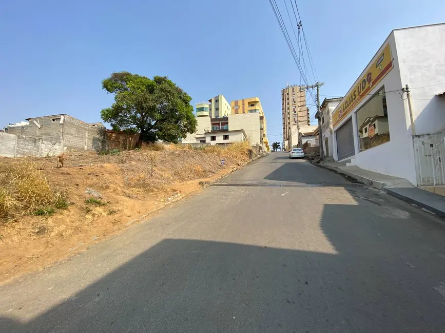Terreno / Lote à venda, 380m2 em Centro, Santo Antonio Do Monte - MG - imagem 3 Foto 3 de Terreno / Lote à venda, 380m2 em Centro, Santo Antonio Do Monte - MG