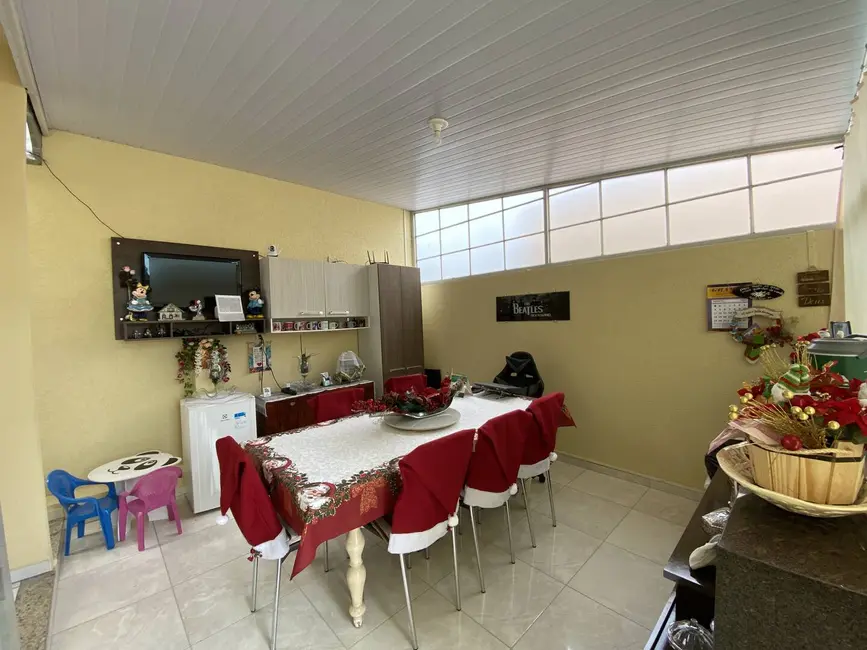 Casa à venda, 210m2 em Santo Antonio Do Monte - MG - imagem 9 Foto 9 de Casa à venda, 210m2 em Santo Antonio Do Monte - MG