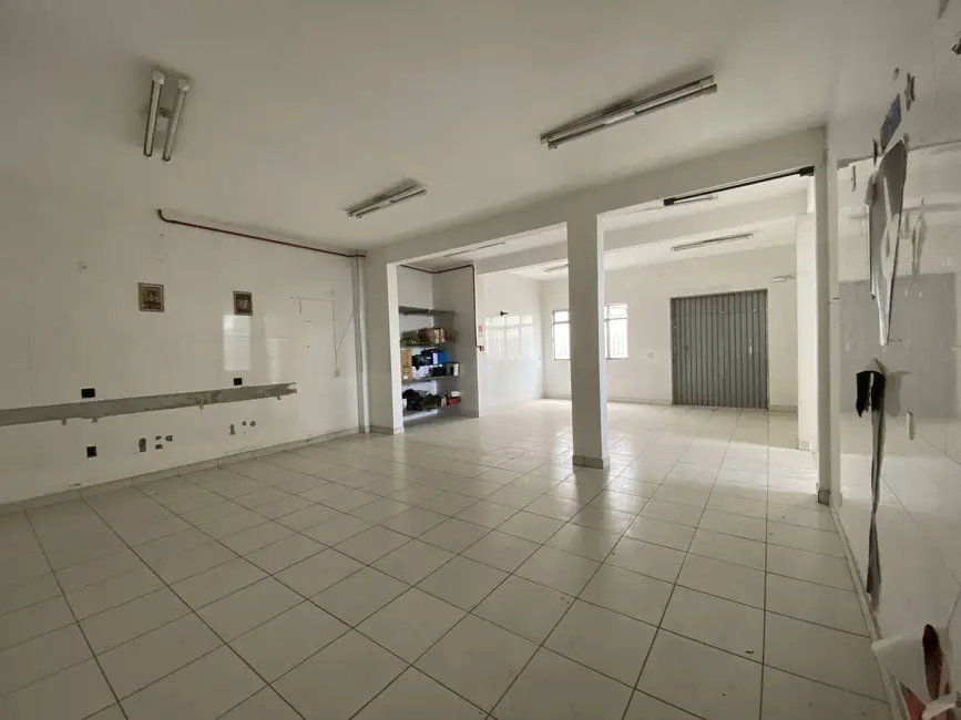 Sala Comercial à venda, 430m2 em Santo Antonio Do Monte - MG - imagem 9 Foto 9 de Sala Comercial à venda, 430m2 em Santo Antonio Do Monte - MG