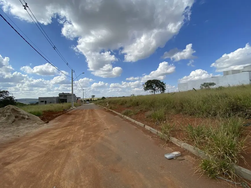 Casa à venda em Santo Antonio Do Monte - MG - imagem 5 Foto 5 de Casa à venda em Santo Antonio Do Monte - MG