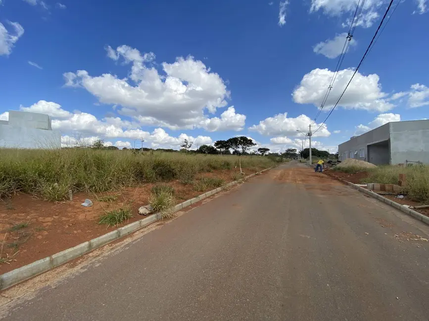 Casa à venda em Santo Antonio Do Monte - MG - imagem 4 Foto 4 de Casa à venda em Santo Antonio Do Monte - MG