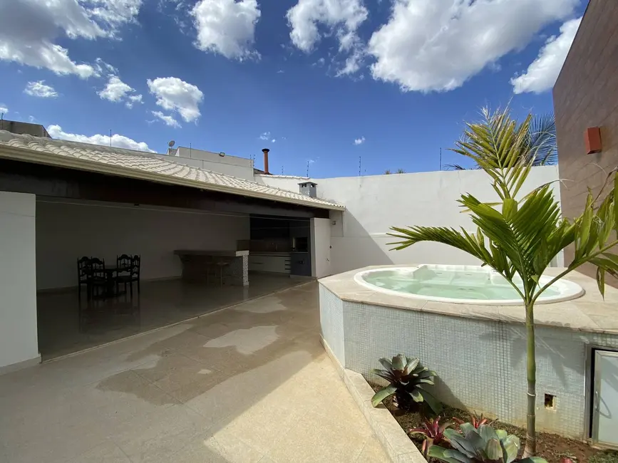 Casa à venda em Santo Antonio Do Monte - MG - imagem 8 Foto 8 de Casa à venda em Santo Antonio Do Monte - MG