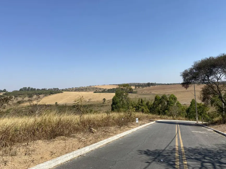 Foto 3 de Terreno / Lote à venda em Santo Antonio Do Monte - MG