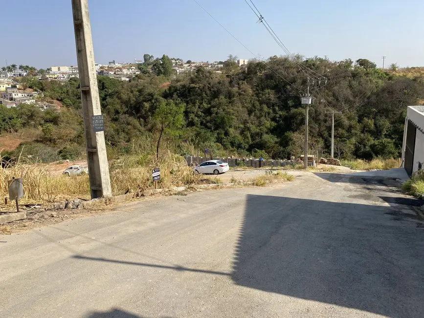 Foto 4 de Terreno / Lote à venda, 200m2 em Santo Antonio Do Monte - MG