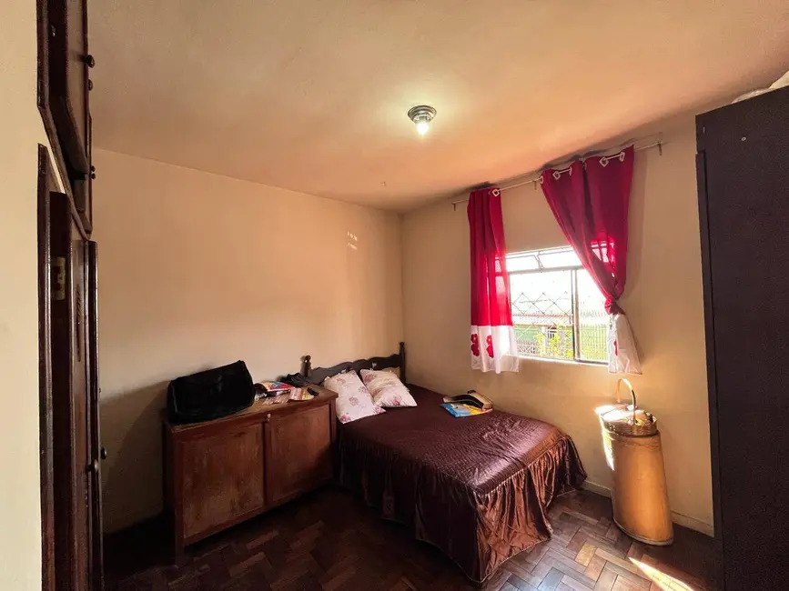 Casa à venda em Santo Antonio Do Monte - MG - imagem 2 Foto 2 de Casa à venda em Santo Antonio Do Monte - MG