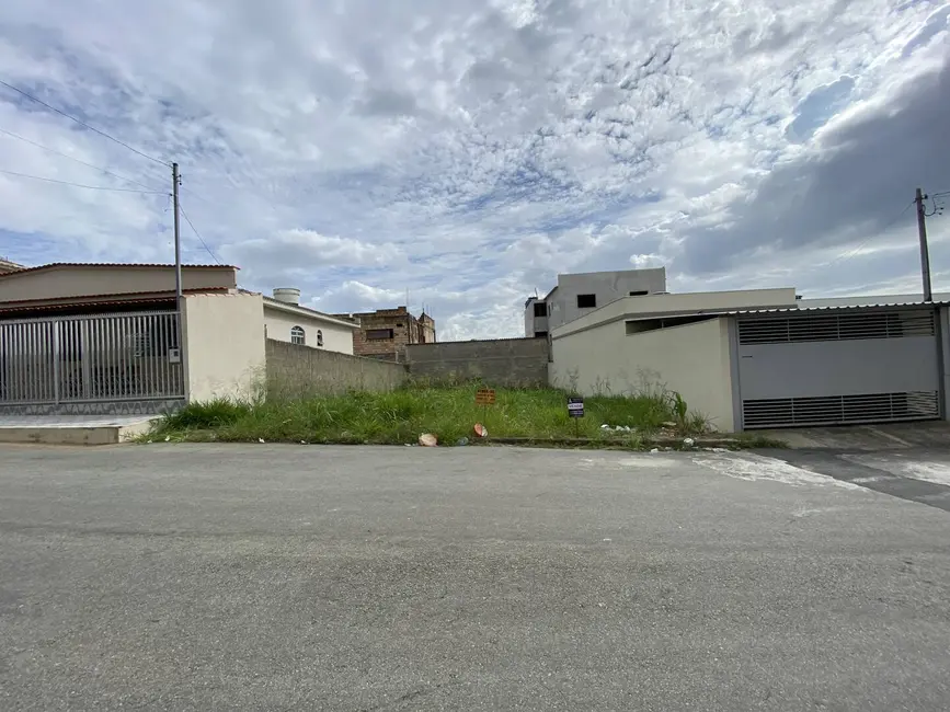 Terreno / Lote à venda em Santo Antonio Do Monte - MG - imagem 3 Foto 3 de Terreno / Lote à venda em Santo Antonio Do Monte - MG