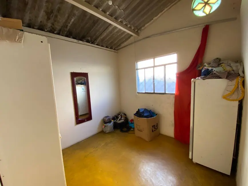 Casa à venda em Santo Antonio Do Monte - MG - imagem 4 Foto 4 de Casa à venda em Santo Antonio Do Monte - MG