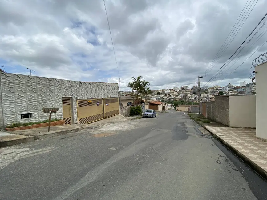 Casa à venda em Santo Antonio Do Monte - MG - imagem 7 Foto 7 de Casa à venda em Santo Antonio Do Monte - MG