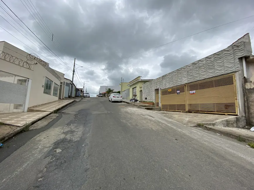 Casa à venda em Santo Antonio Do Monte - MG - imagem 8 Foto 8 de Casa à venda em Santo Antonio Do Monte - MG