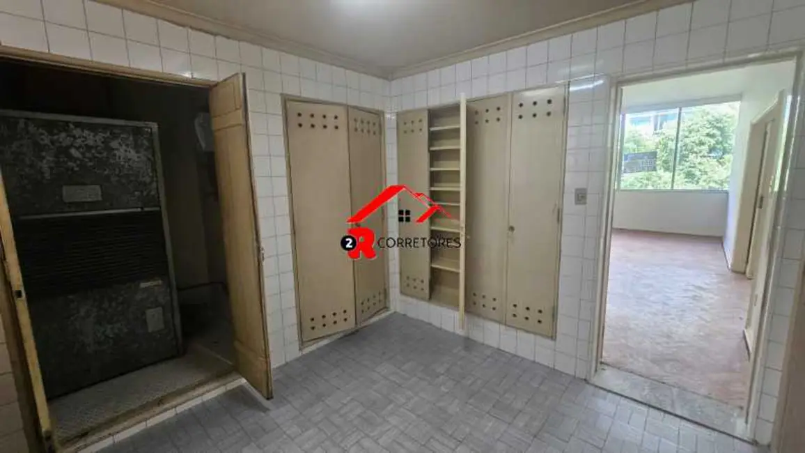 Apartamento com 4 quartos à venda, 303m2 em Rio De Janeiro - RJ - imagem 9 Foto 9 de Apartamento com 4 quartos à venda, 303m2 em Rio De Janeiro - RJ